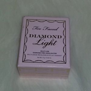 Too Faced diamond light highlighter - NIB